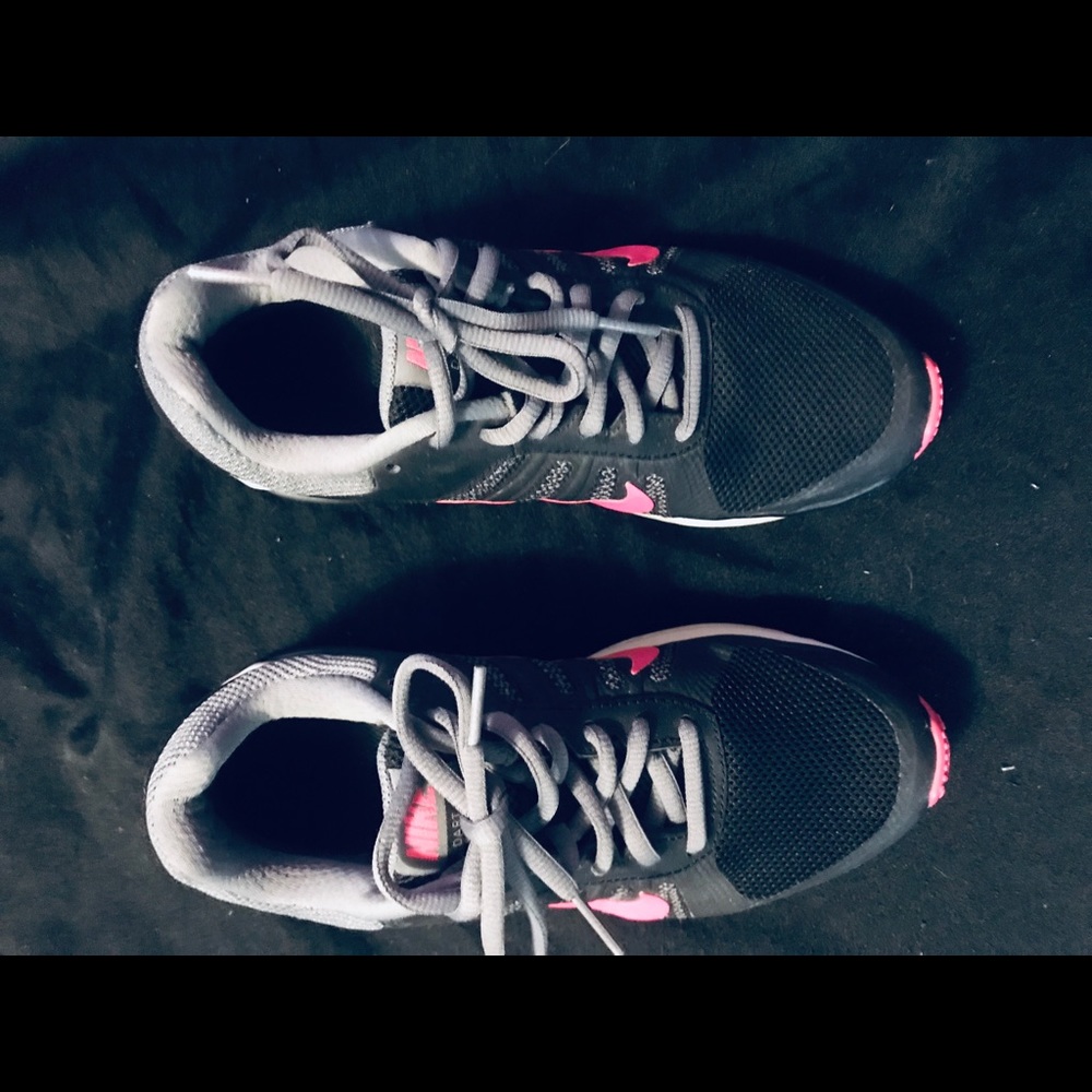 Nike women’s size 6 Nike Dart Athletic Shoes - Picture 5 of 7
